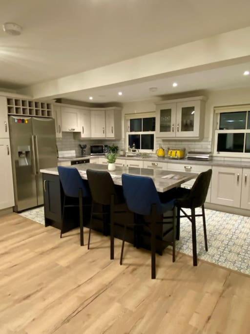 Modern Family Home แคสเซิล ไอส์แลนด์ ภายนอก รูปภาพ